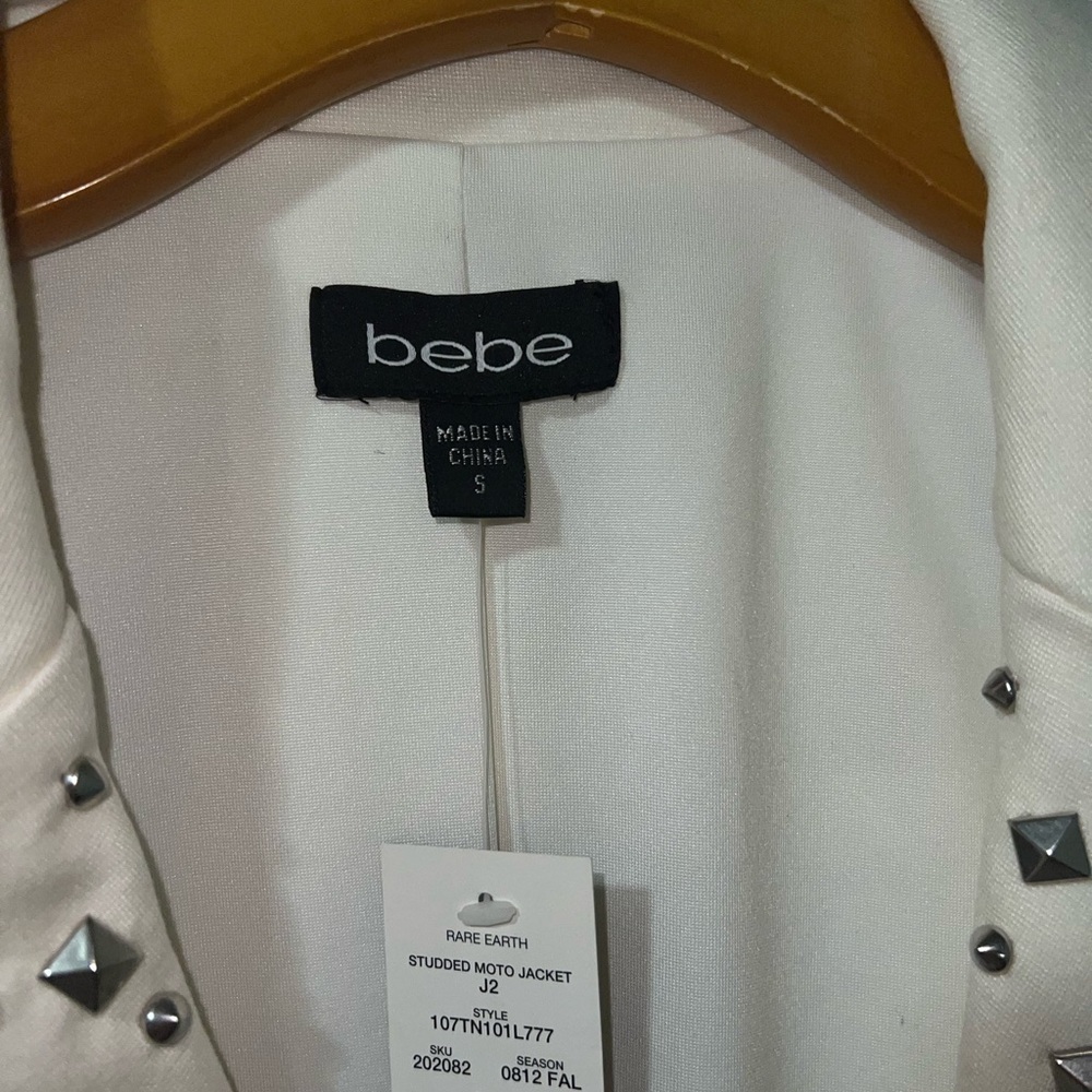 Bebe Offwhite Jacket 🤍 - Picture 3 of 4
